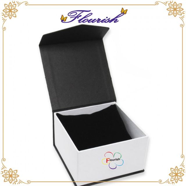 Boîte de rangement de collier en carton noir et blanc avec aimant