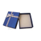 Boîte à bagues carrées en papier d'art bleu avec noeud papillon en argent