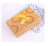 Boîte d'emballage cadeau surprise d'anniversaire de papier enduit d'or d'aluminium chaud