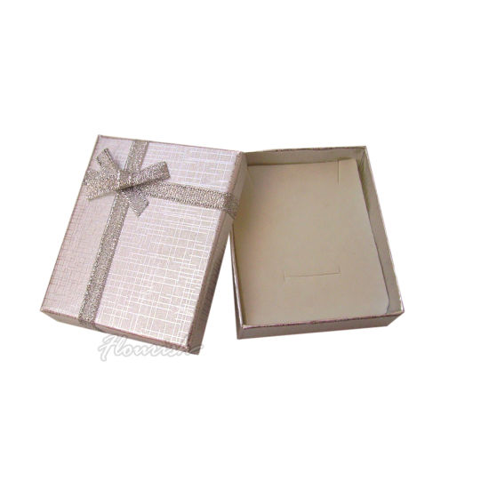 Boîte rigide brillante d'emballage de cadeau de bijoux de partie de carton avec l'insertion de mousse