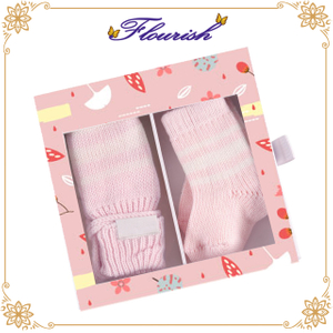 Boîte de gants et chaussettes de bébé en carton rose carré personnalisé